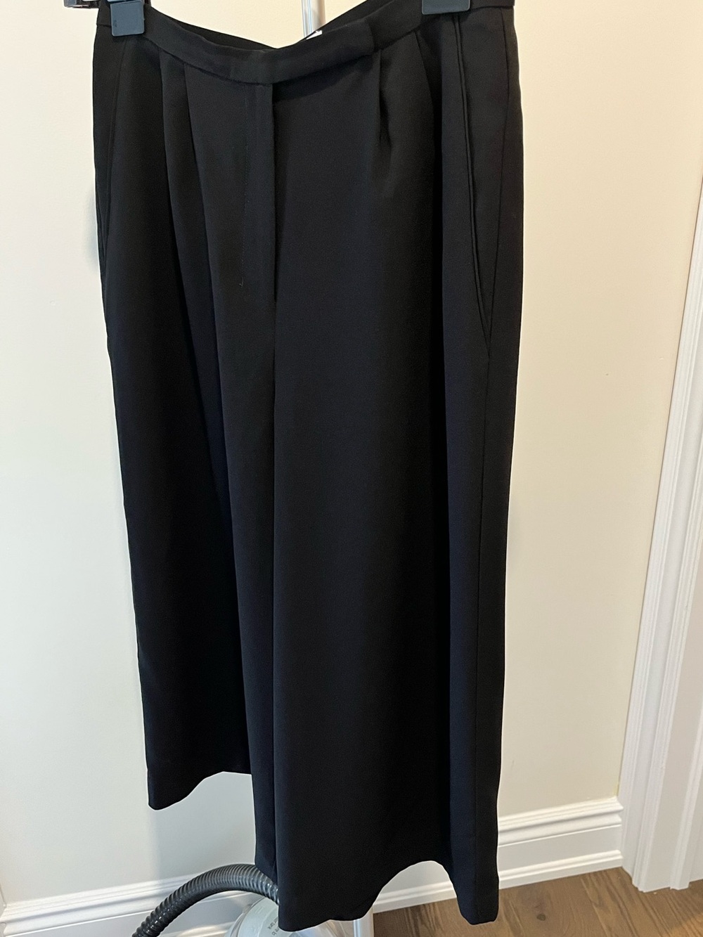 Babaton Black corp Pleated Trousers